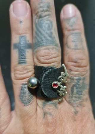 Anillos de plat y cuero vikingo celta