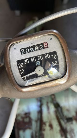 Vespa del 54 de faro bajo