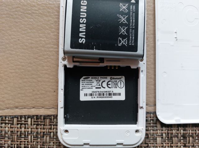 Set di custodie e componenti per telefoni cellulari Samsung Nokia ecc.