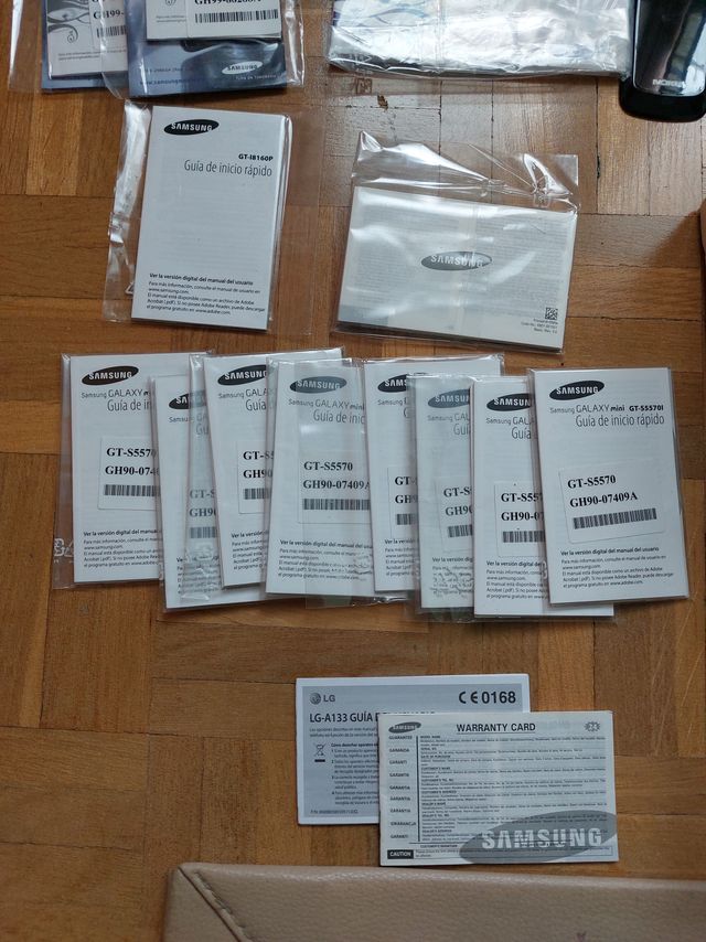 Set di custodie e componenti per telefoni cellulari Samsung Nokia ecc.