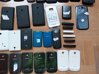 Set di custodie e componenti per telefoni cellulari Samsung Nokia ecc.