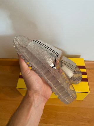 Chancla Gucci x Adidas Transparente