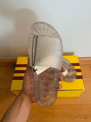 Chancla Gucci x Adidas Transparente