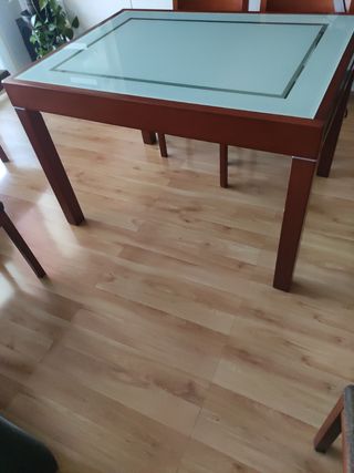 Mesa mixta, (Madera, cristal)