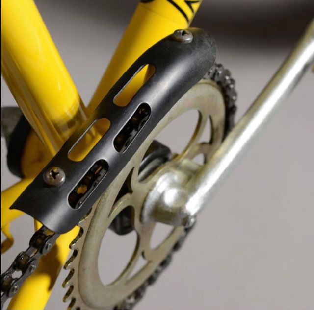 Montesa, protector cadena.