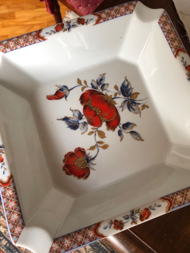 Bellissimo posacenere in porcellana preziosa