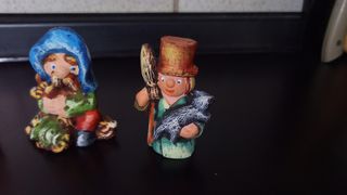 Gruppo di 9 pupazzi in terracotta