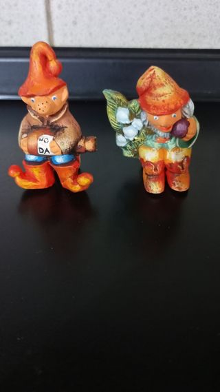 Gruppo di 9 pupazzi in terracotta