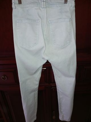 Pantalon vaquero jeggin Bershka talla 38