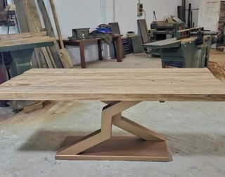 Se hacen mesa de madera