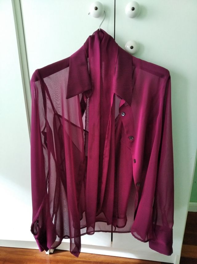 🟥Camisa, cuerpo y fular de Adolfo Domínguez