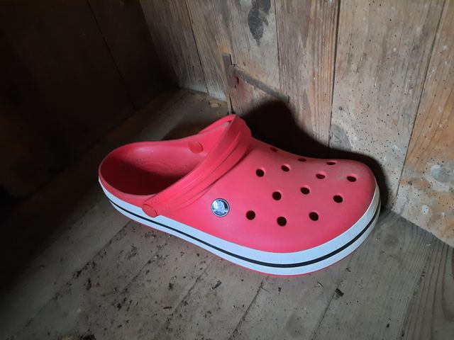 Crocs tamaño grande
