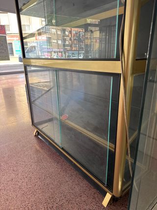 Vitrina cerrada cristal