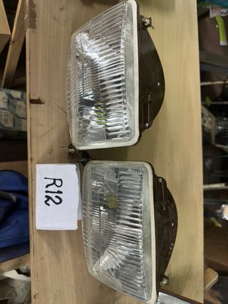 Juego de faros R12S en oferta..