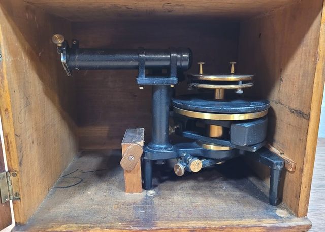 Spettroscopio Becker strumento scientifico