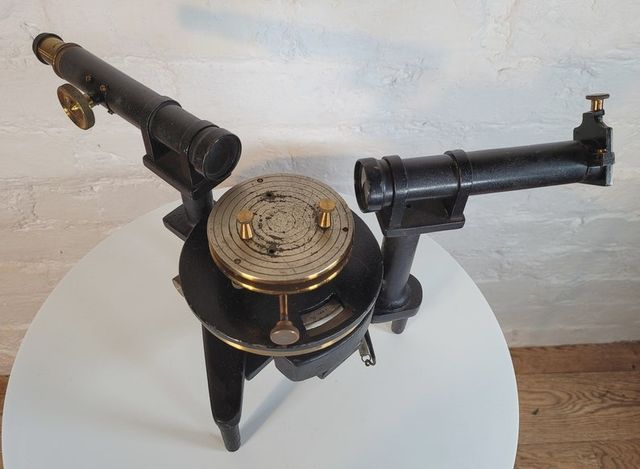 Spettroscopio Becker strumento scientifico