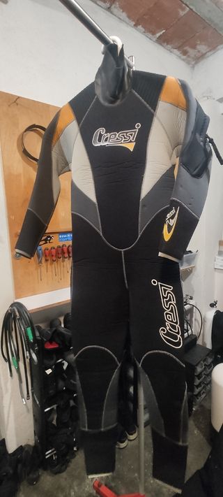 Traje de buceo semiseco