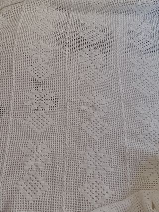 Colcha de ganchillo hecha a mano