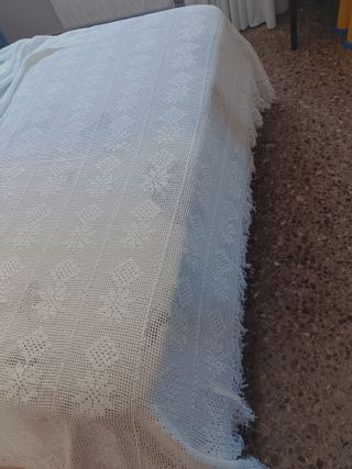 Colcha de ganchillo hecha a mano
