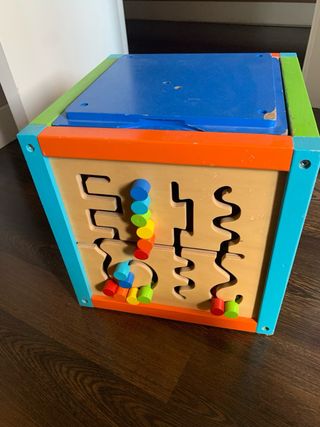 Juguete Cubo infantil de actividades