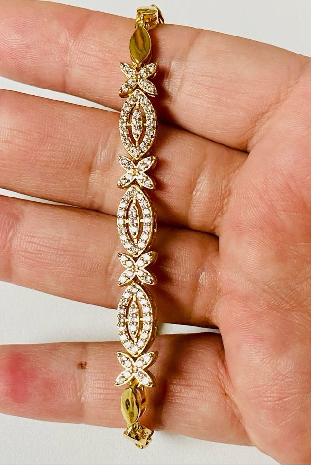 Pulsera geometrica en oro goldfilled de 18 kilates