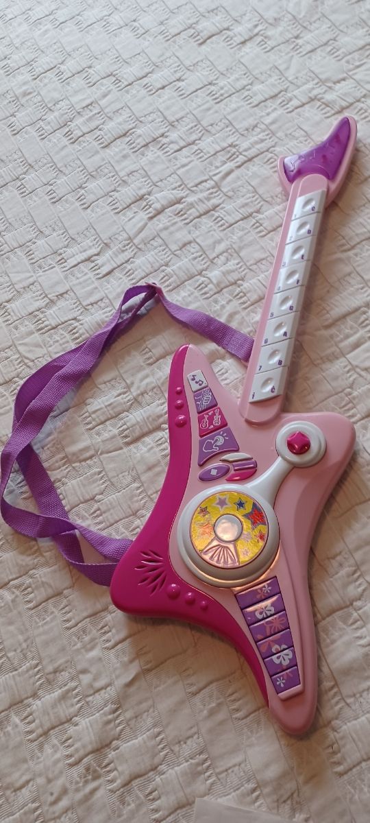 Guitarra juguete