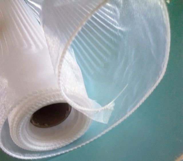 Rotolo di organza con bordo animato