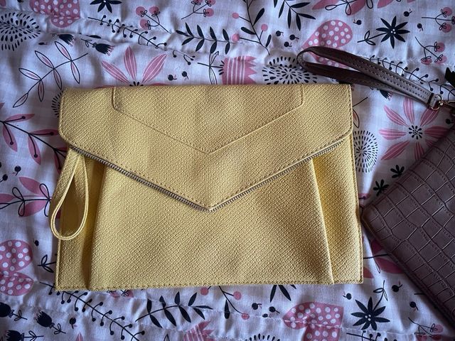 Bolso mano o bandolera