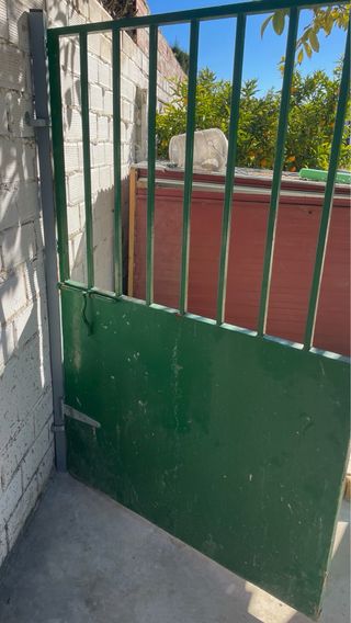 PUERTA DE HIERRO 