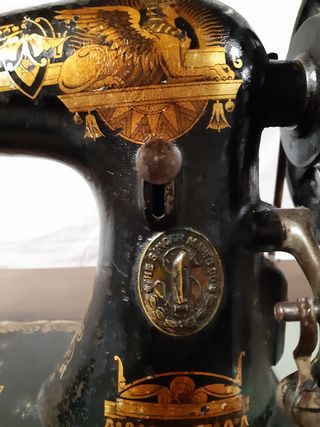 SINGER Máquina de coser con mueble