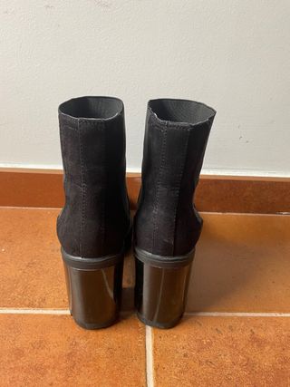 Botas negra tacón Bershka