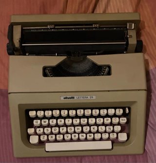 Antigua Olivetti Lettera 25 - Urge vender