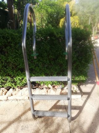 Escalera piscina 