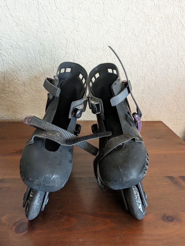 Pattini in linea con protezioni.