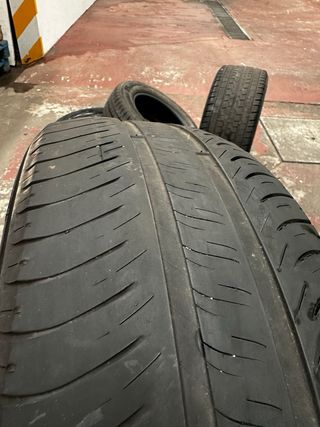 Neumatico 215/60/R16