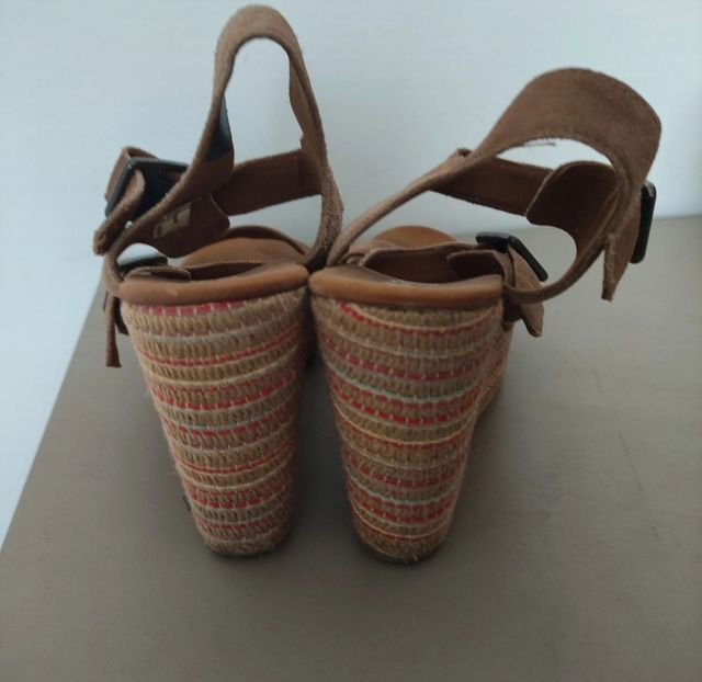 Sandalias piel cuña Tommy Hilfiger talla 38