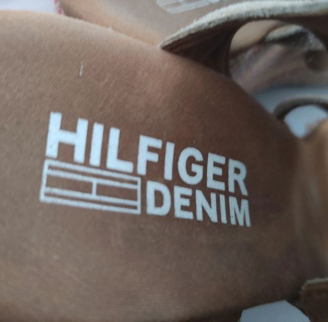 Sandalias piel cuña Tommy Hilfiger talla 38