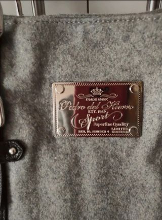 Bolso gris y negro Pedro del Hierro