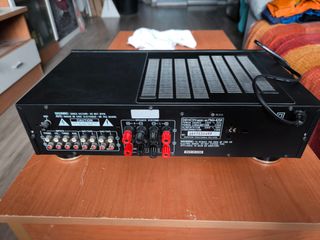 Amplificador de sonido con altavoz.Negociab