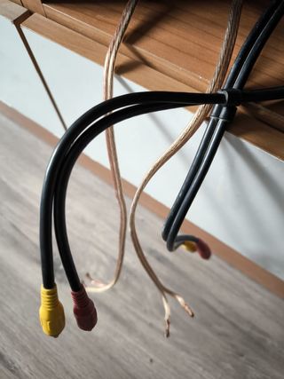 Amplificador de sonido con altavoz.Negociab