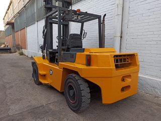 CARRETILLA DIESEL 7.000 KG