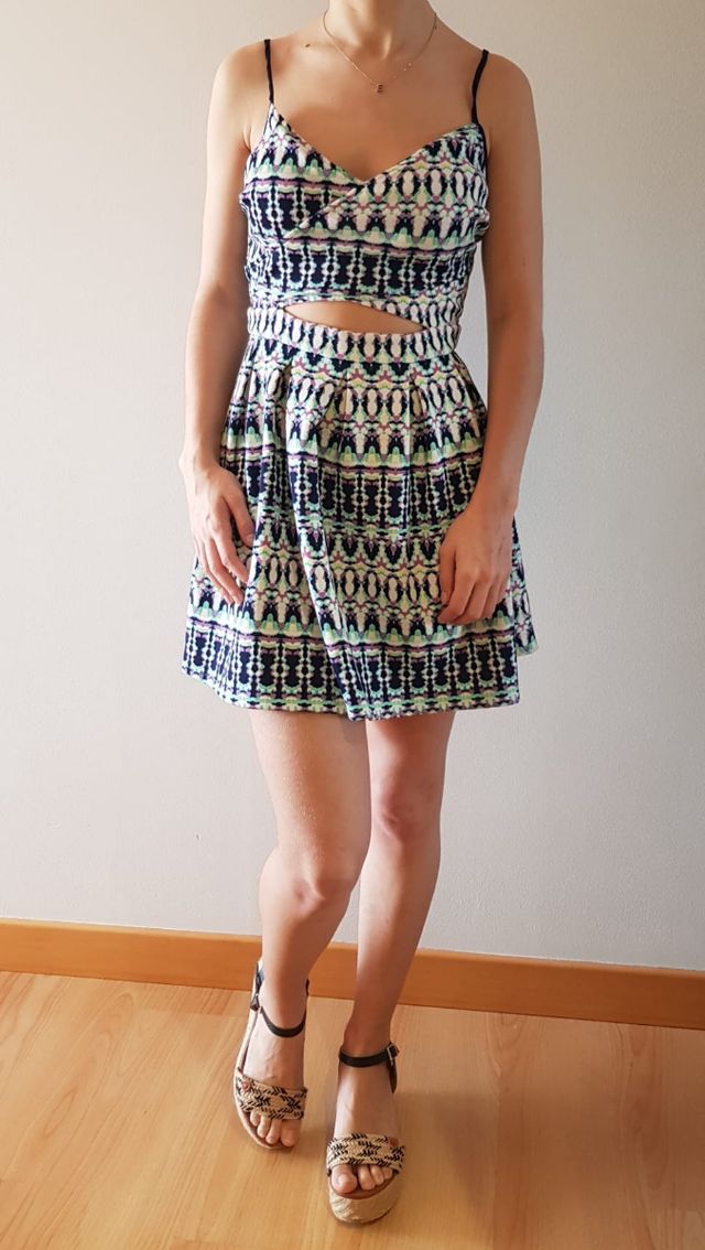 vestido mini de tirantes de Stradivarius
