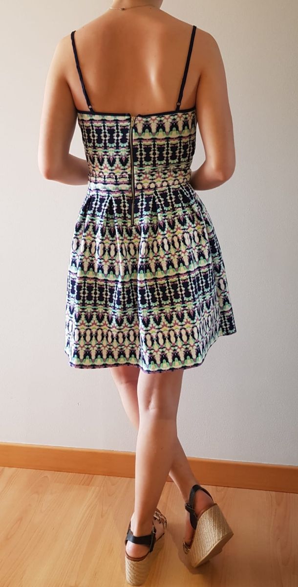 vestido mini de tirantes de Stradivarius