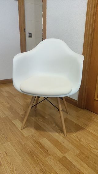 3 Sillas de comedor, estilo nórdico 50€
