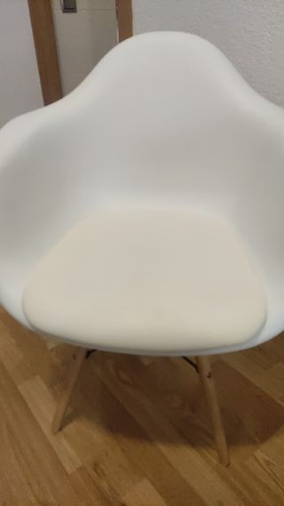 3 Sillas de comedor, estilo nórdico 50€