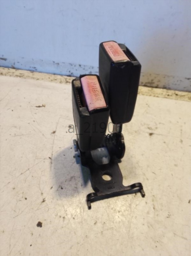 Cinturon seguridad trasero central Renault a_21906