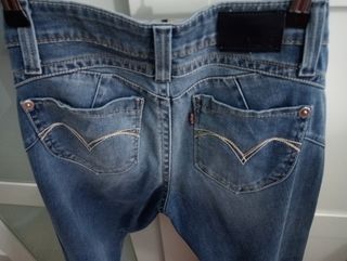 Pantalón Levis mujer 