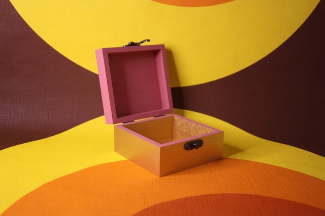 Box | Divine