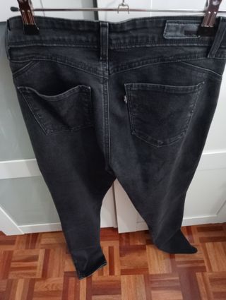 Pantalón Levis mujer 