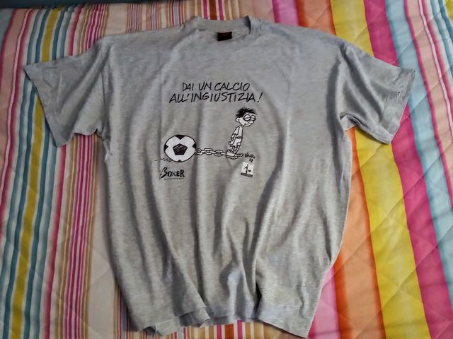 T-shirt con stampa disegno di Vauro